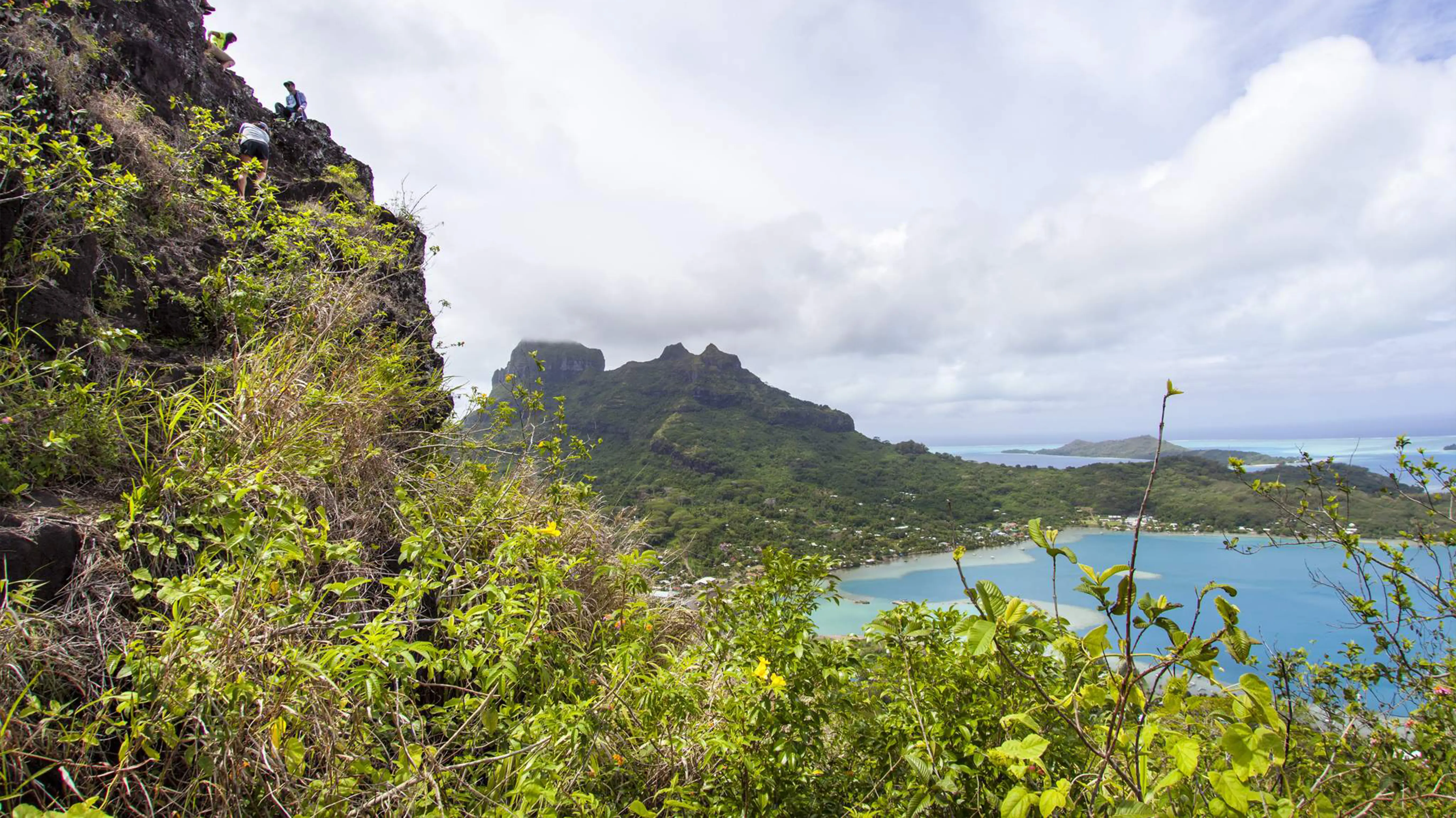 Guided ATV tour to Mount Popoti with panoramic views over Bora Bora and its lagoon